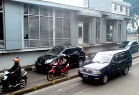 Melodi Tarigan Telah Bertugas, Bagian Kepala Memar