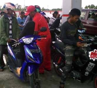 Antre BBM di Padang Pariaman