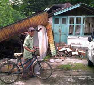 Hancur Akibat Gempa