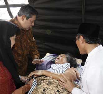 SBY Jenguk Korban Gempa