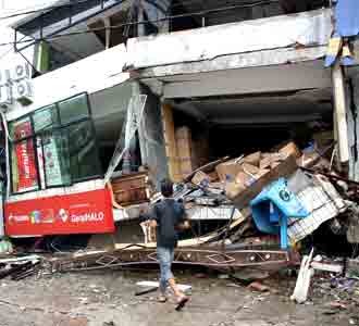 Ribuan Bangunan Hancur
