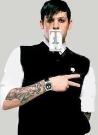 Vokalis Good Charlotte Prihatin Gempa Sumbar