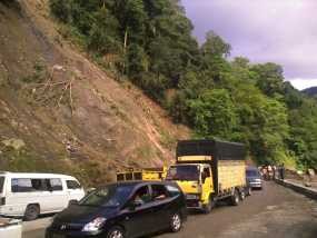 Macet, Bukit Tinggi-Padang Makan Waktu 7 Jam