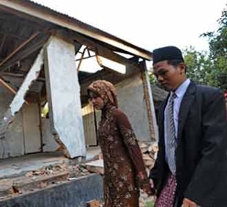 Menikah di Tengah Gempa