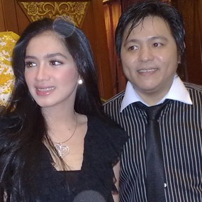 Padang Gempa, Angel Karamoy Syok