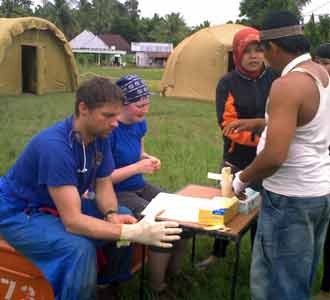 Klinik Gratis untuk Korban Gempa