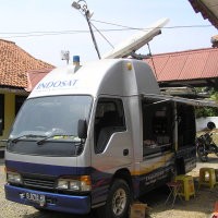 Mobil VSAT IM2 Merapat di Teluk Bayur
