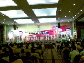 Main Golf Dulu Masuk Arena Munas Kemudian