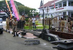 Balai Kota Malang Jadi Korban Tabrak Lari