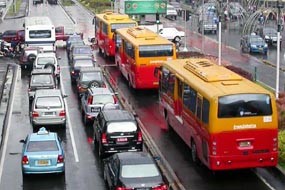 Jalur Busway Dibeton, Hindari Jalan Sisimangaraja