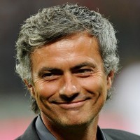 Ketika Mourinho Ngobrol dengan Anak-anak