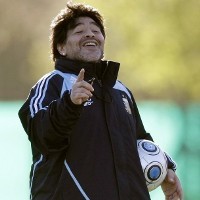 Maradona Bakal Loloskan Argentina