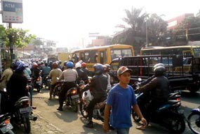 Syaifudin & Syahrir Tewas, Jl Haji Juanda Macet