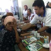 HUT ke-64 Jatim, Ratusan Warga Jalani Pemeriksaan Kesehatan