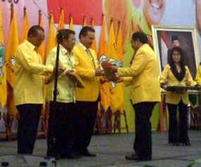 Ical Pimpin Golkar, Pendukung JK, Yuddy, dan Paloh Tersingkir