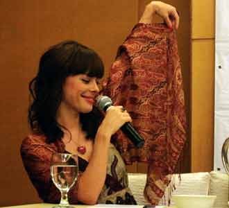 Lenka Berbatik