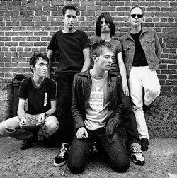 Thom Yorke Selingkuh, Radiohead Jalan Terus