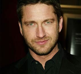 Gerard Butler Doyan Pamer Bokong