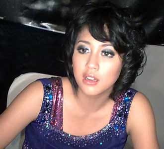 Sherina dan Gaya Cueknya