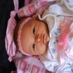 Tria Defita Zakiyah Abrar, 4 Bulan; Perempuan; f