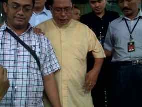 KPK Tahan Bupati Natuna Daeng Rusnadi