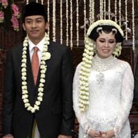 Yenny: Kami Ingin Bulan Madu ke Jembatan Suramadu
