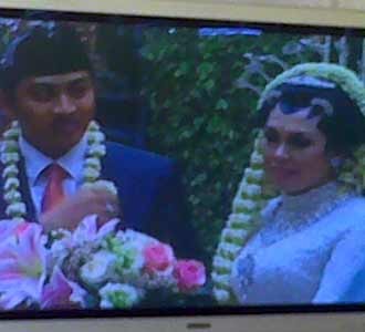 Yenny Wahid-Farisi Menikah