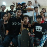 Mengajar Skateboard Tanpa Mahir Skating