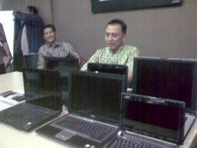 6 Pelaku Gembos Ban Ditangkap, 80 Laptop Digasak