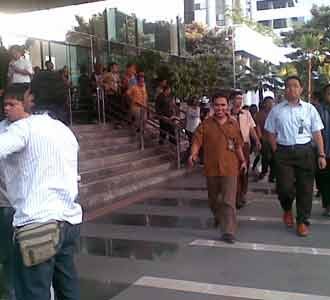 Karyawan KPK Berhamburan