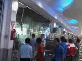 1 SPG dan 1 Pengunjung Carrefour Lebak Bulus Tertimpa Plafon 