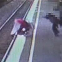 Ajaib! Bayi Selamat Setelah Terlindas Kereta Api