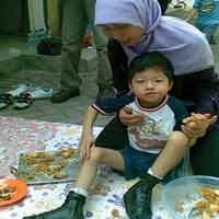 Peringati Hari Pangan,  Anak Autis Membuat Kue Ubi 