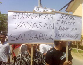 Diduga Sembunyikan Teroris, Yayasan Salsabila di Sumenep Didemo 