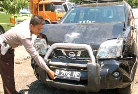 Diduga Mengantuk, Nissan X-Trail Tabrak 4 Pejalan Kaki 