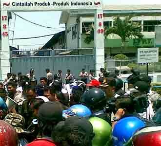 Buruh Maspion Demo