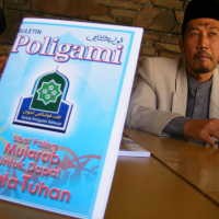 Anggota Klub Bertahan Hidup dari Bisnis Yayasan