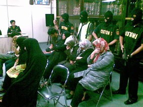 Para Tersangka Mengaku Tidak Saling Kenal