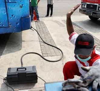 Uji Emisi Dadakan di Monas