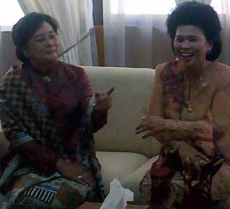 Tawa Canda di Sertijab Menneg PP