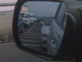 Honda CRV Tabrak Pohon Pinang, Pondok Indah Macet 