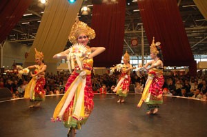 Magnifique! Jembrana-Banyuwangi Goyang Prancis