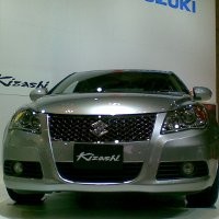 Suzuki Mulai Pasarkan Kizashi di Jepang