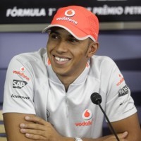 Hamilton Ingin Sempurnakan Paruh Musim Gemilangnya