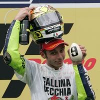 Rossi, Ayam Tua dan Telur 9