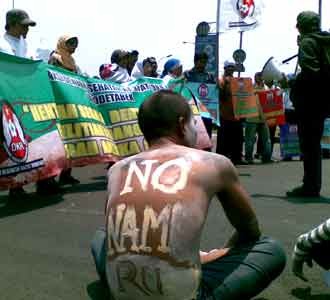 Demo Tolak Namru-2