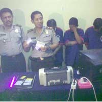 Jaringan Pembuat KTP Palsu Digulung