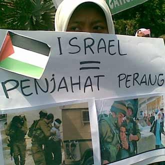 Mahasiswa Surabaya Kutuk Israel