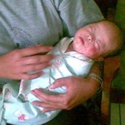 Dikira Suara Kucing, Warga Temukan Bayi Dalam Kardus