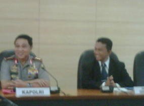 Penjelasan Kapolri, Pertanyaan Kritis, dan Bukti yang Dipertanyakan 